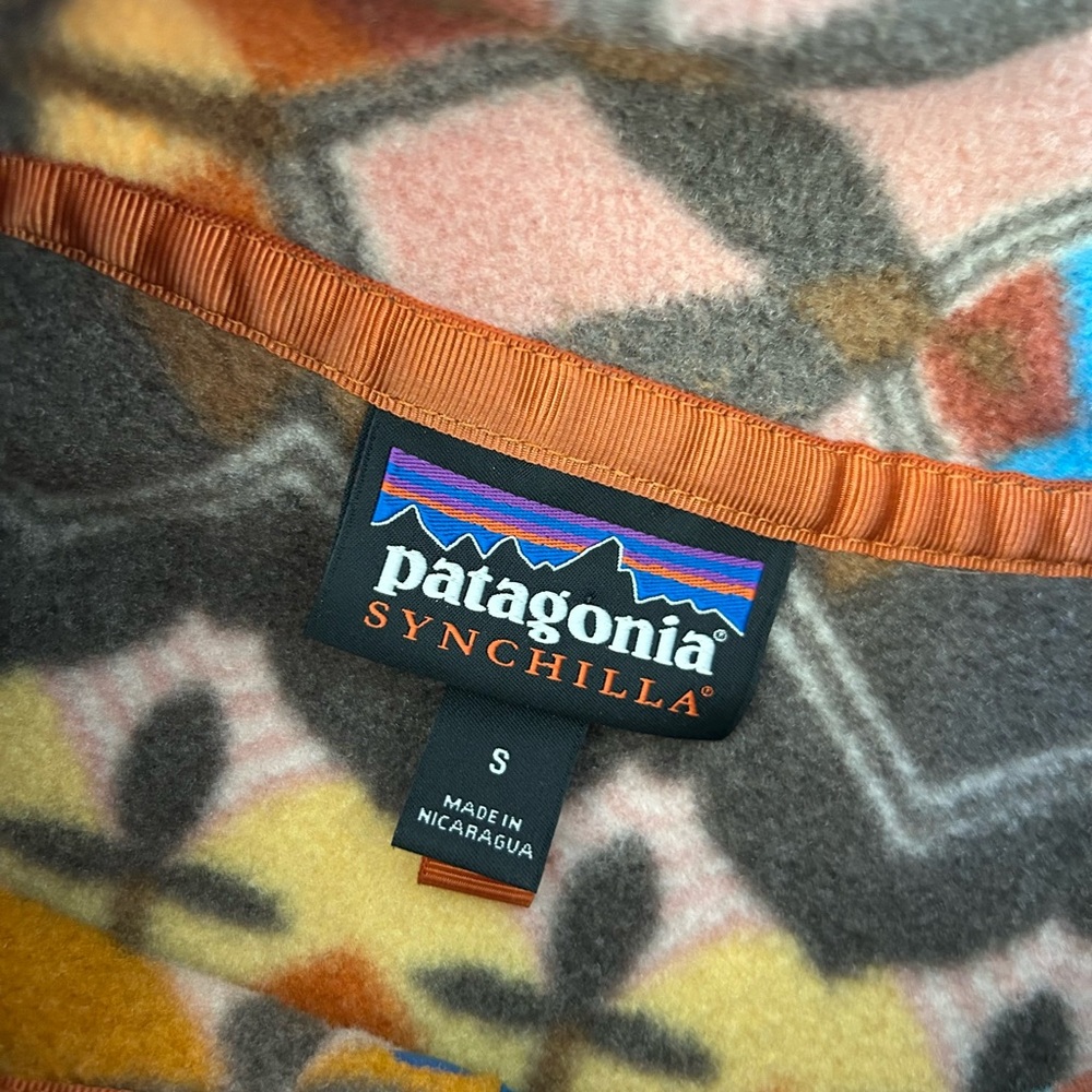 Patagonia Synchilla Snap T Fleece
Champions Big Anthos Pink
Women’s Size Small - Picture 4 of 9